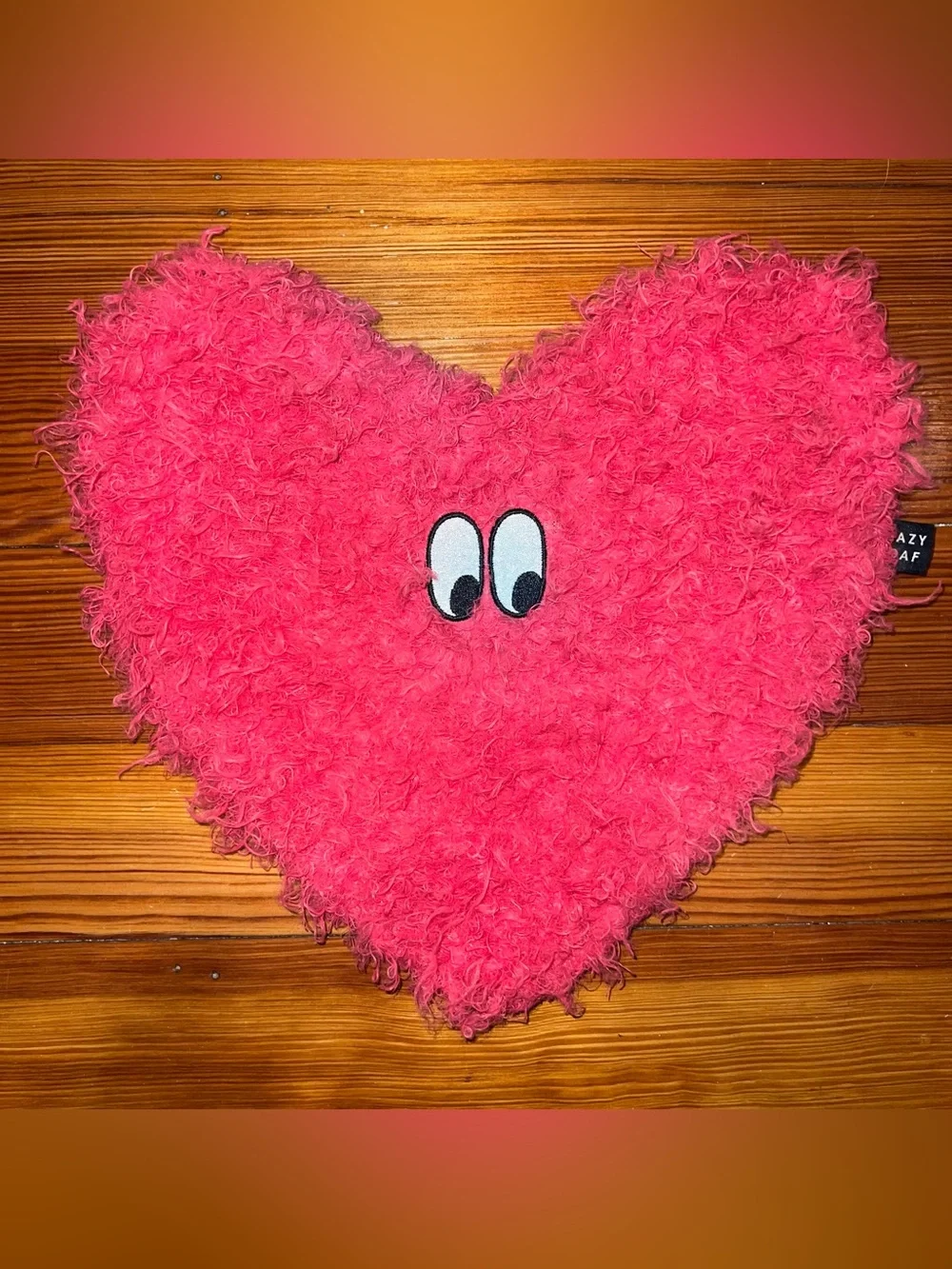 LAZY OAF Fluffy Heart Eyes Clutch